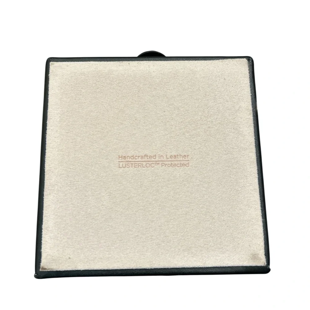 Mejuri Small Jewelry Box Organizer in Black And Cream Anti Tarnish Microsuede - Picture 5 of 8